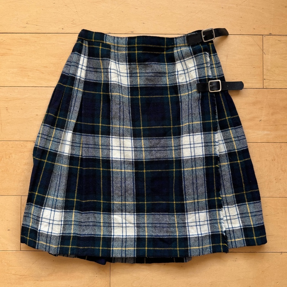 Vintage Archie Brown & Son‎ Plaid Wool Skirt, Buckles, size unknown, kilt, 18 in